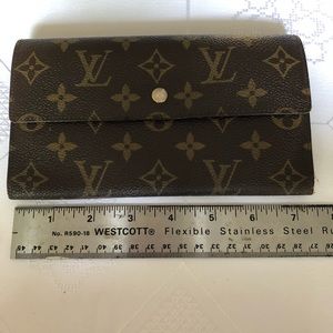 Louis Vuitton woman’s wallet